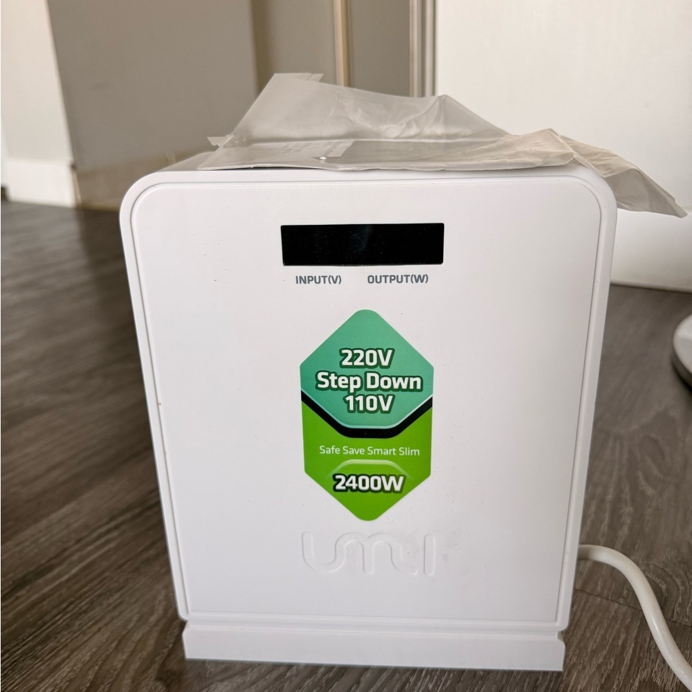 Umi White Step Down Transformer 220V to 110V